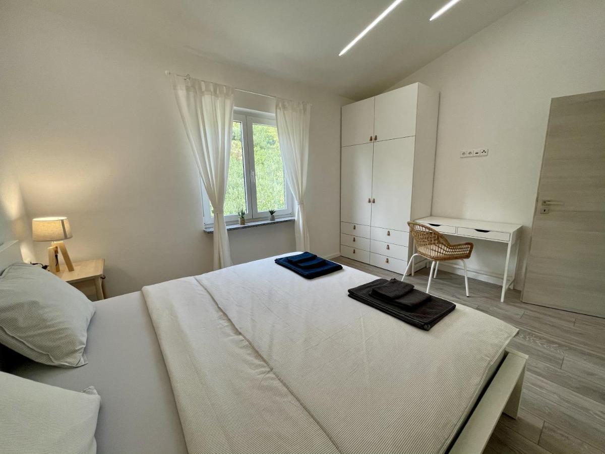 Lambda Holiday Apartments Есенице Экстерьер фото