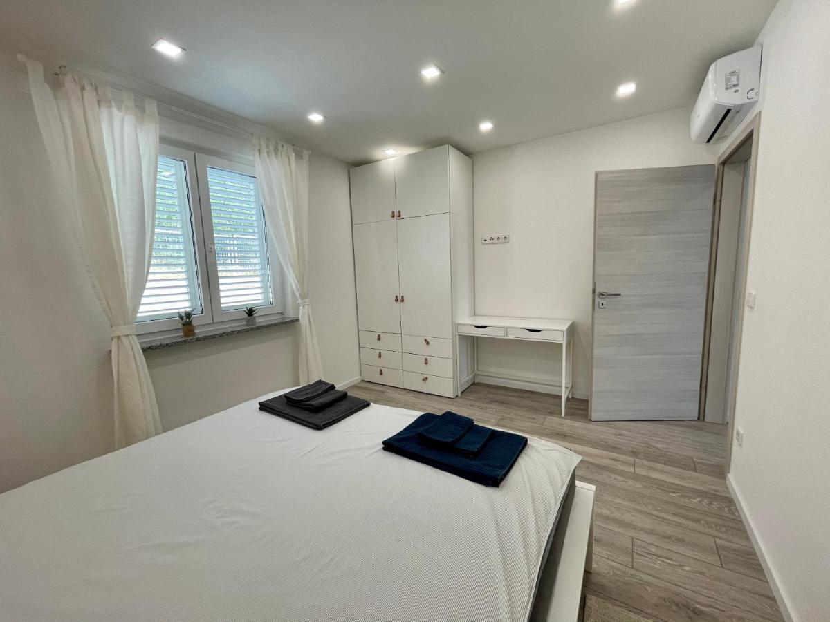 Lambda Holiday Apartments Есенице Экстерьер фото